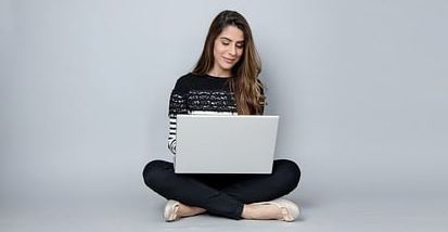 woman with pc
