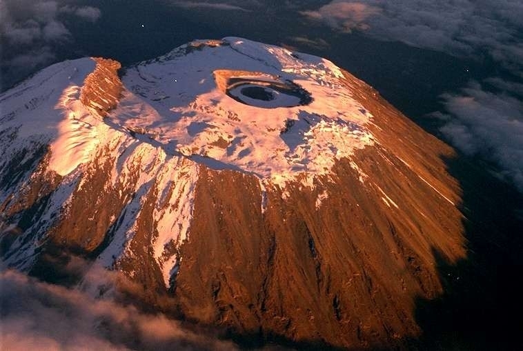 f33389e9db531f99633e731a.jpg - kilimanjaro volcano